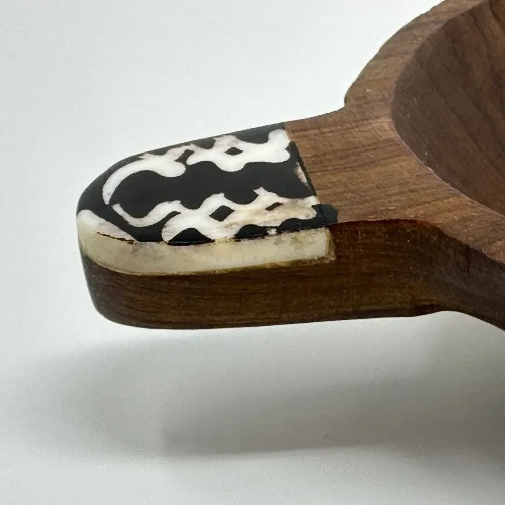 Unbranded hand carved